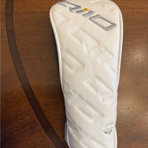 TAYLOR MADE FAIRWAY COVER